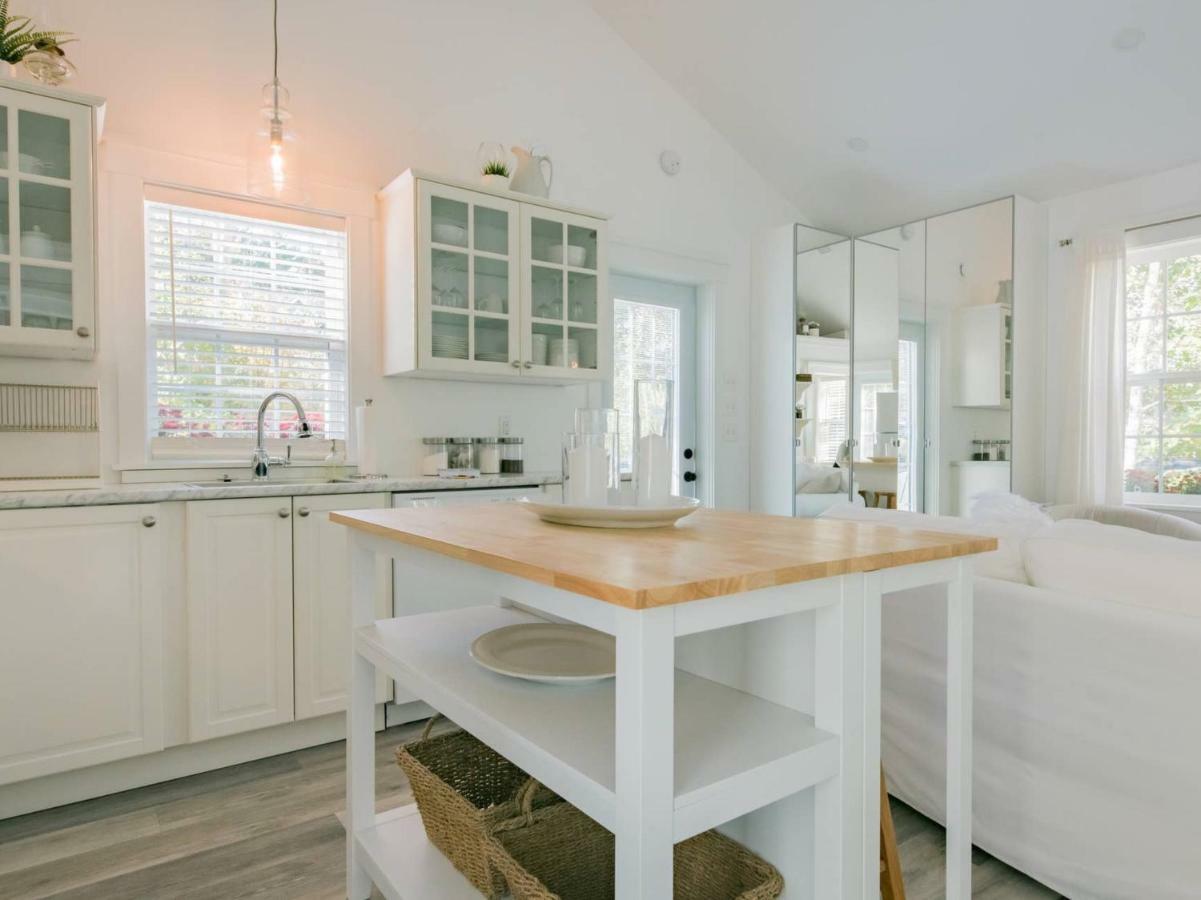 Mahone Bay Hide-Away Apartment Exterior photo