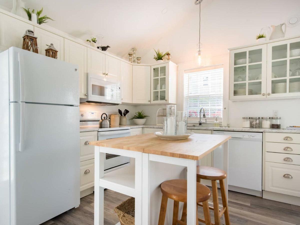Mahone Bay Hide-Away Apartment Exterior photo